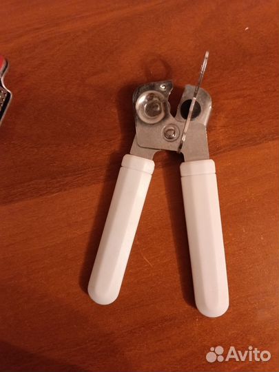 Чеснокодавка, открывашка для консервных банок