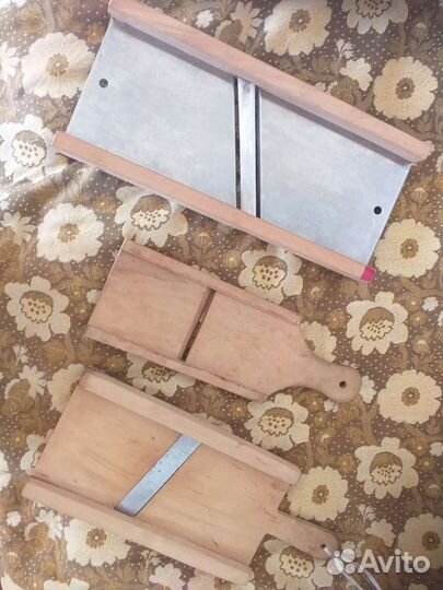 Набор досок для шинковки капусты. Блюдо для рыбы