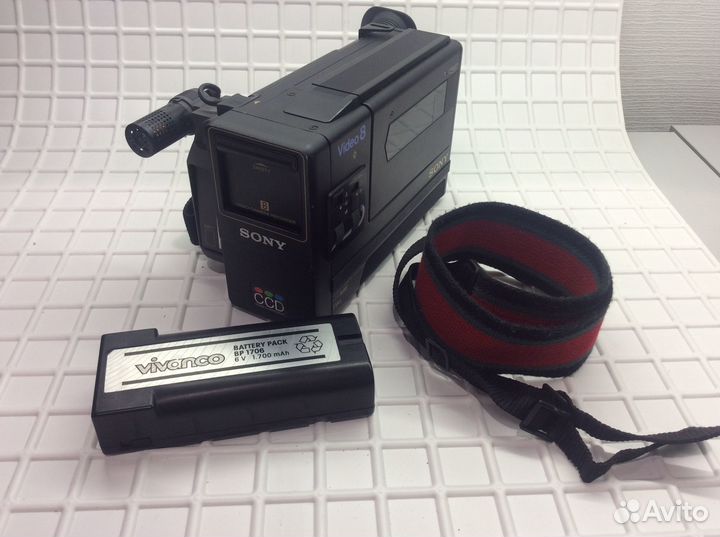 Винтажная видеокамера Sony CCD-м8е