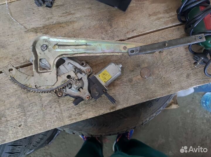 Стеклоподъемник