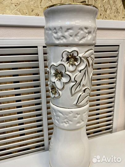 Ваза напольная белая