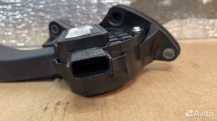 Педаль газа Land Rover Range Rover Sport L494