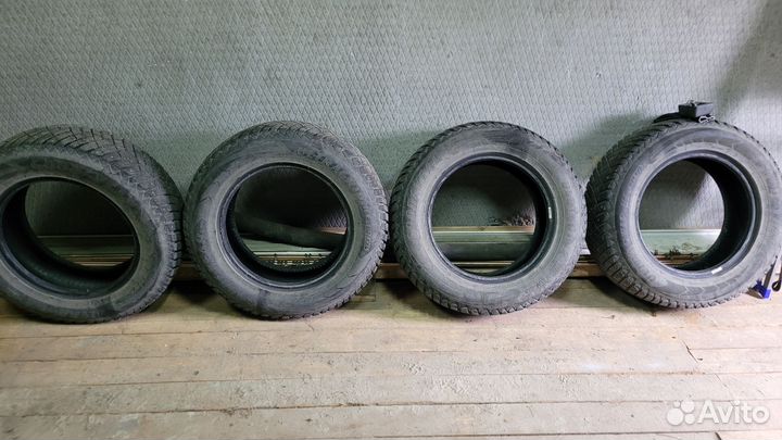 Goodyear UltraGrip Ice Arctic SUV 235/65 R17 108T