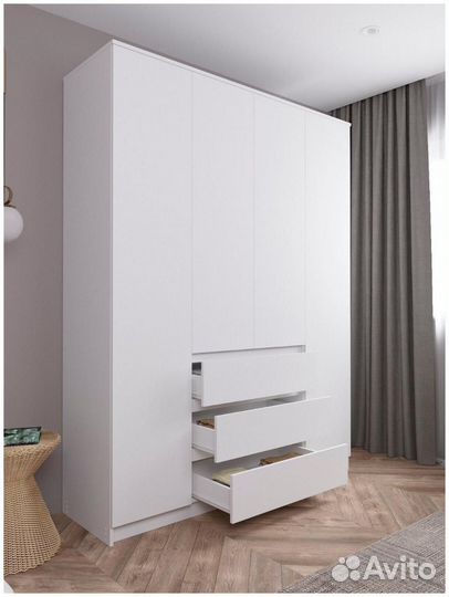 Шкаф белый
