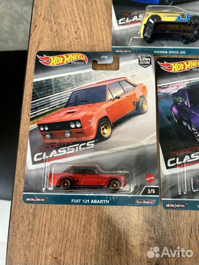 Hot wheels premium modern classic 4