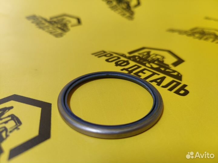 6194017M1 Сальник пыльник балансира пальца моста