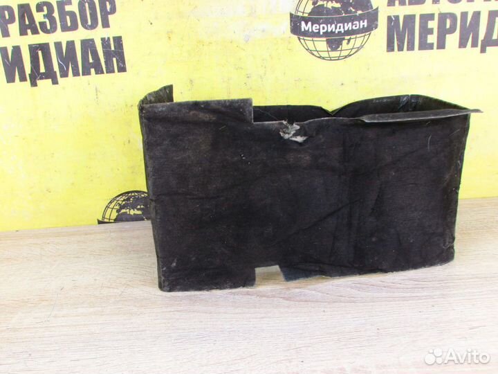 Кожух аккумулятора VW Passat B6