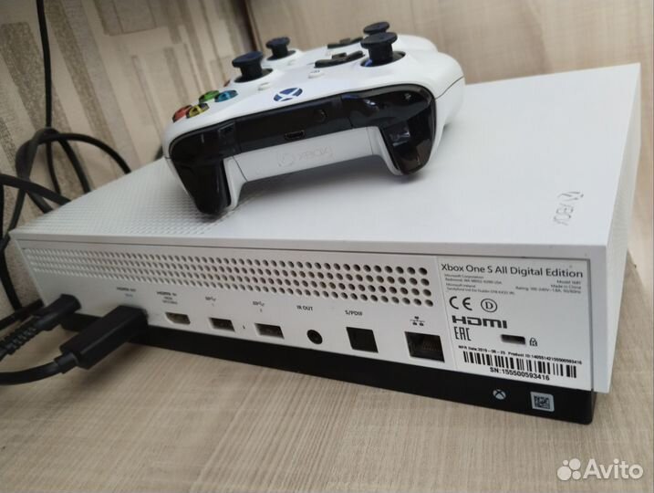 Xbox One s 2 геймпада 1tb