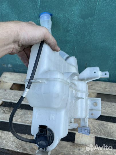 Бачок омывателя Mazda 3 BM, 6 GJ