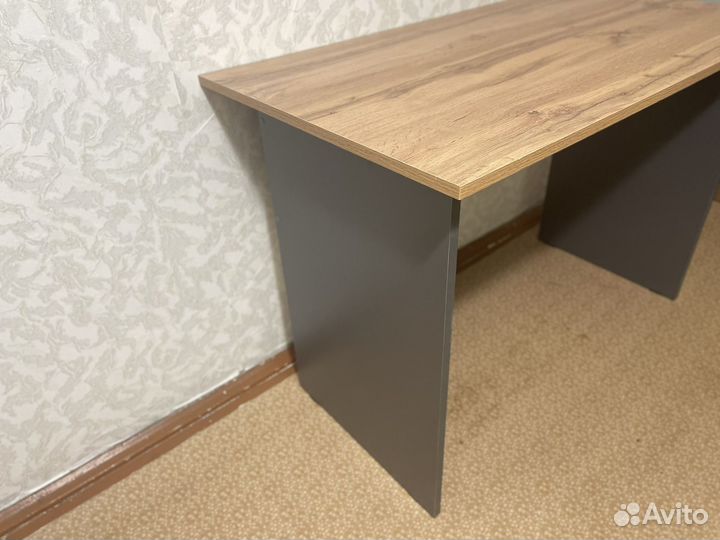 Письменный стол