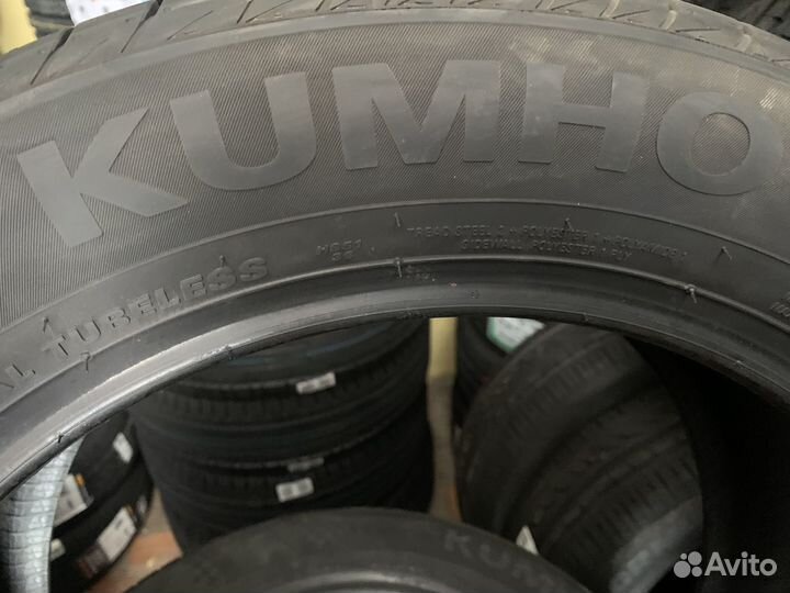 Kumho Ecsta HS51 215/55 R17 94V