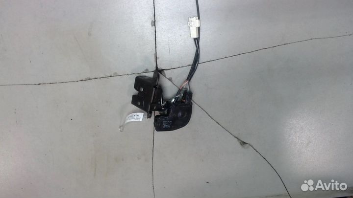 Замок багажника Toyota Corolla E12, 2003