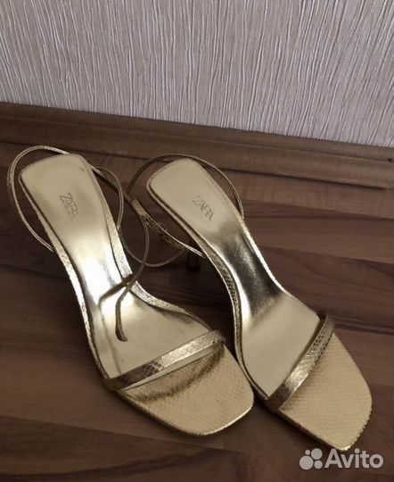 Босоножки золотые блестящие zara 39
