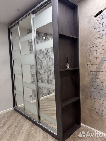 Шкаф купе с зеркалом