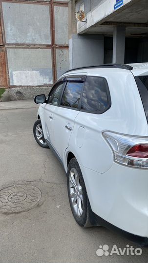 Mitsubishi Outlander 2.4 CVT, 2013, 204 500 км