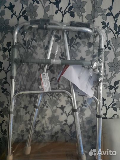 Продам ходунки и коляску инвплидную