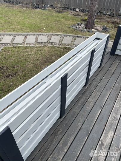 Кашпо-ограждение для цветов