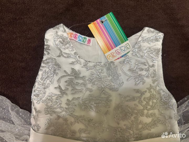 Нарядное платье для девочки р98(новое)