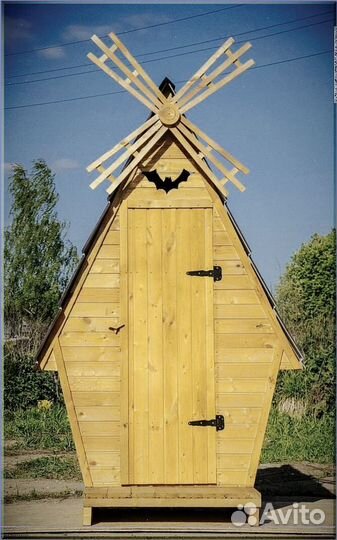 Уличный туалет деревянный FRU