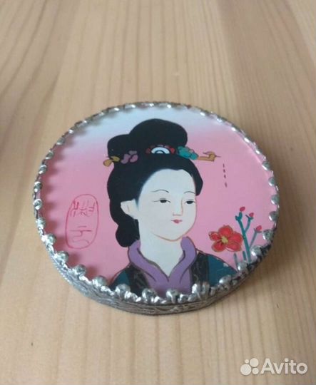 Шкатулка таблетница пудреница