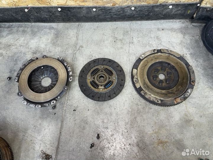 Маховик МКПП в сборе Mazda 3 BK BL 2.0