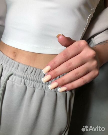 Маникюр педикюр