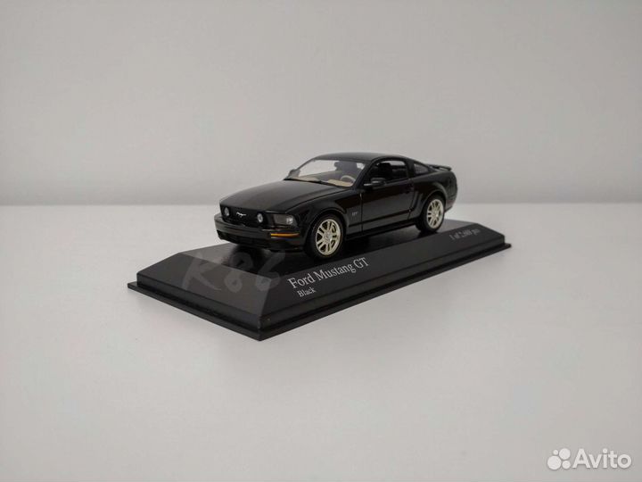 Ford Mustang GT black minichamps 1/43