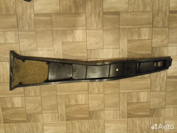 Облицовка внутрен. центральной стойки Audi 200 C3