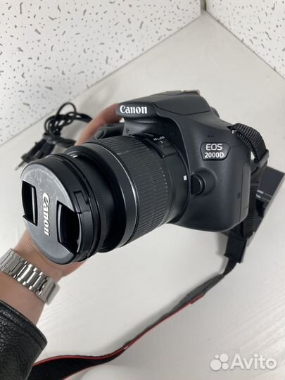 Фотоаппарат зеркальный Canon EOS 2000D