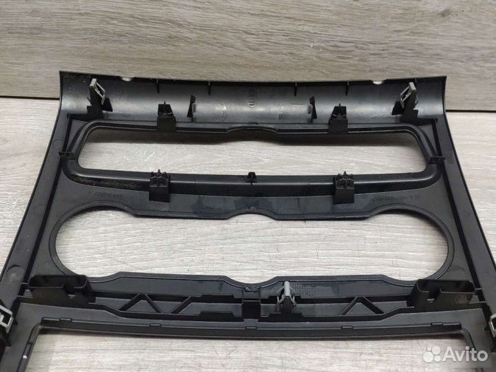 Накладка центральной консоли Volkswagen Crafter