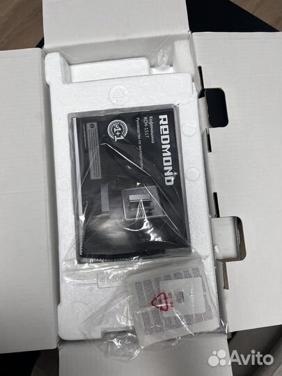 Кофемашина новая Redmond