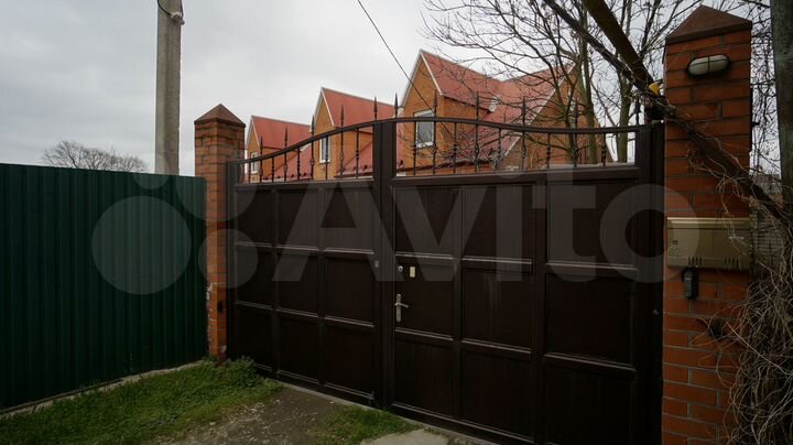 Дом 198 м² на участке 10 сот.