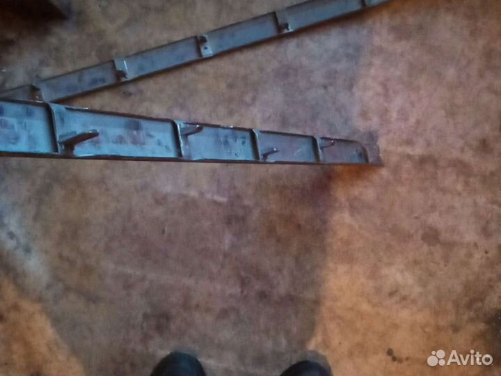 Молдинг заднего бампера Тойота Хайлендер с10-14г