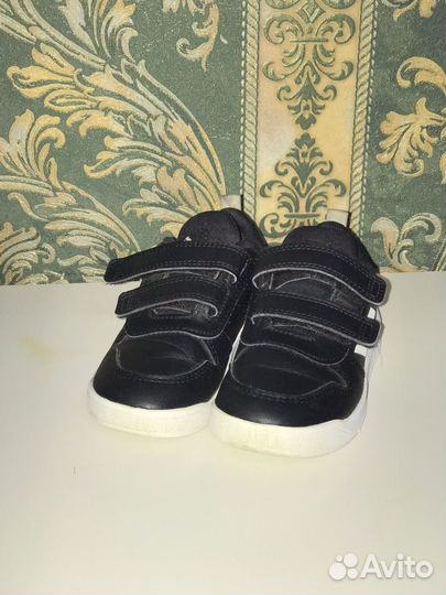 Кроссовки adidas