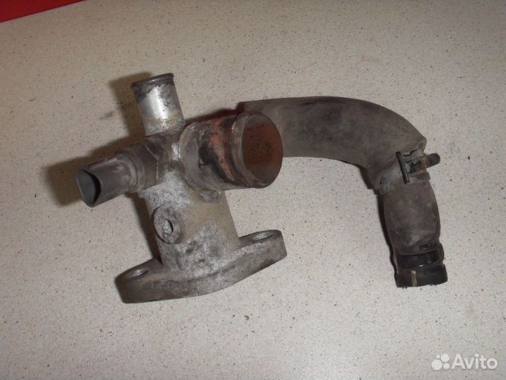 Фланец системы охлаждения 1630474280 Toyota Nadia