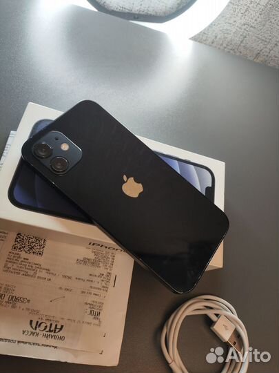 iPhone 12, 64 ГБ