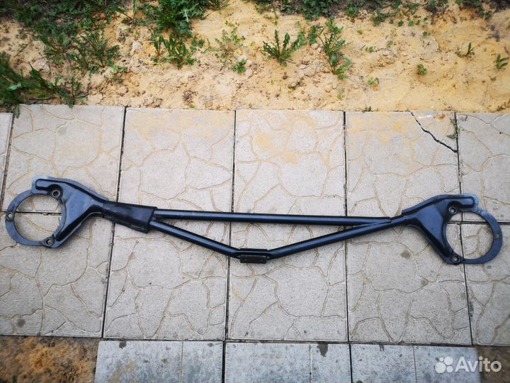 Распорка передних стоек Lancer 9