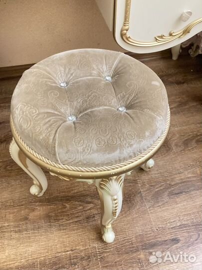 Продам спальный гарнитур