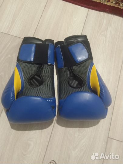 Боксерские перчатки 14 oz