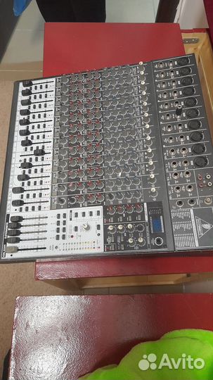 Микшерный пульт behringer xenyx