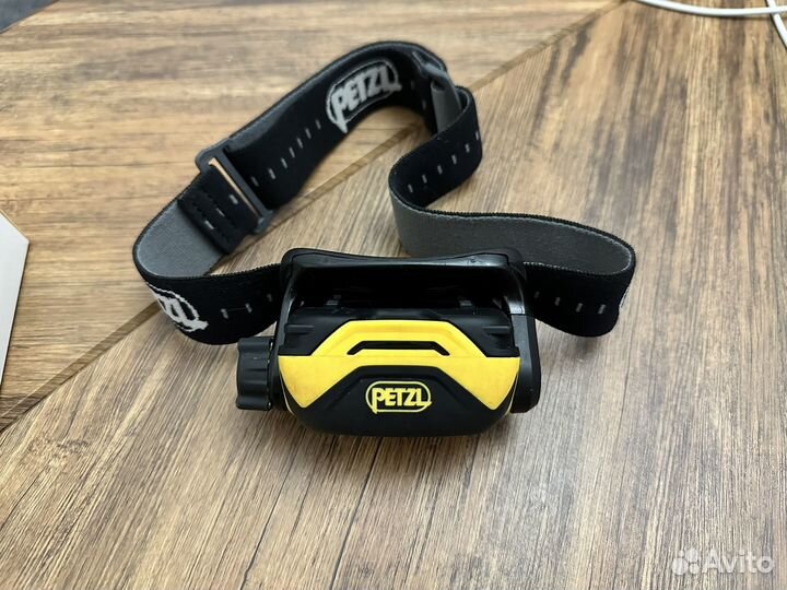 Налобный фонарь Petzl Pixa 3