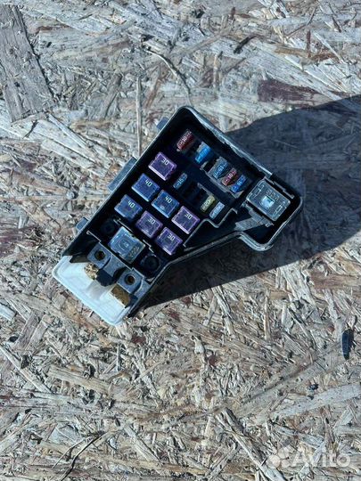 Блок предохранителей Nissan Almera n16