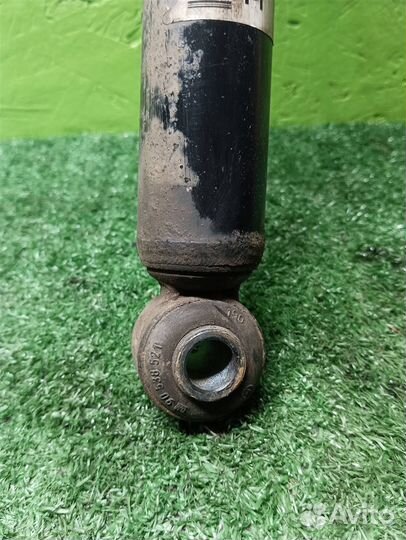 Стойка амортизатора задняя Opel Zafira A 2004