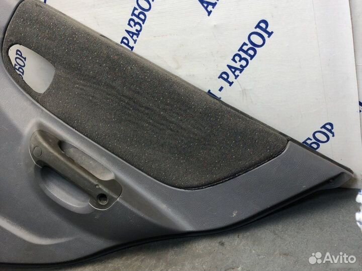 Обшивка двери задняя правая Hyundai Accent