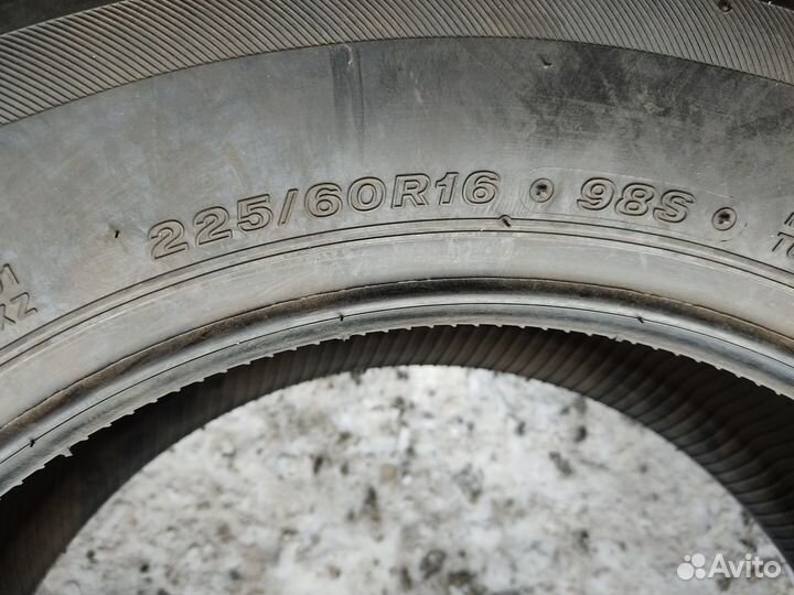 Bridgestone Blizzak VRX 225/60 R16 98S