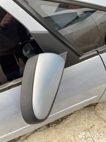 Правое боковое зеркало Mitsubishi Colt z3