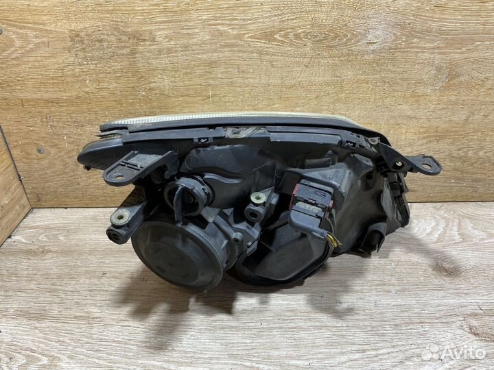 Фара передняя левая Opel Vectra C дорест 142500