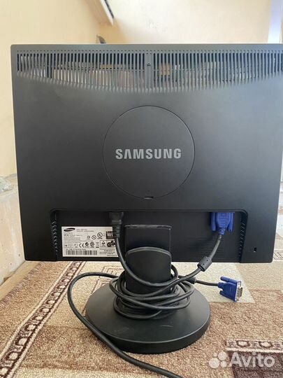 Монитор Samsung