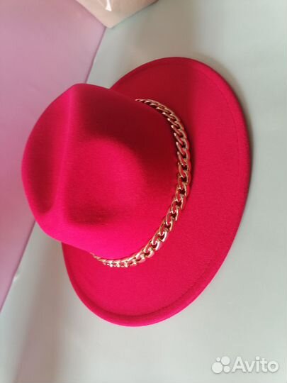 Шляпа красная фетр