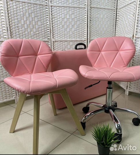 Стул для клиента и мастера